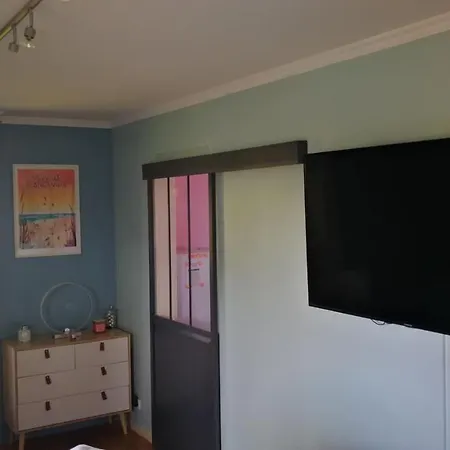 2 Pieces A 5 Mn A Pied De La * Cabourg