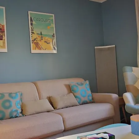 2 Pieces A 5 Mn A Pied De La Cabourg