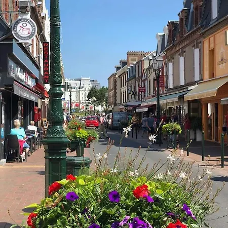 2 Pieces A 5 Mn A Pied De La Cabourg
