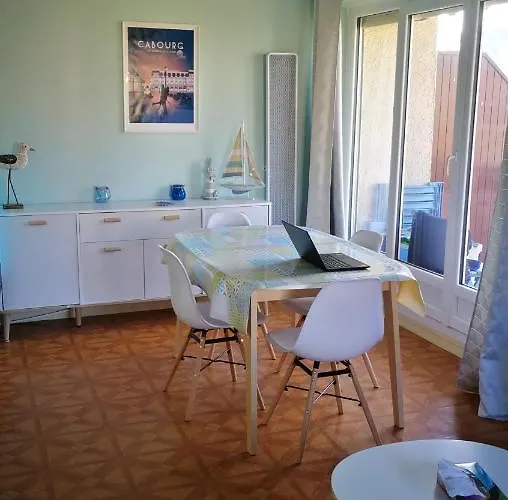 2 Pieces A 5 Mn A Pied De La Daire *