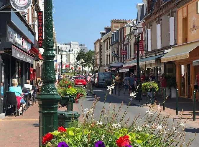 2 Pieces A 5 Mn A Pied De La Cabourg